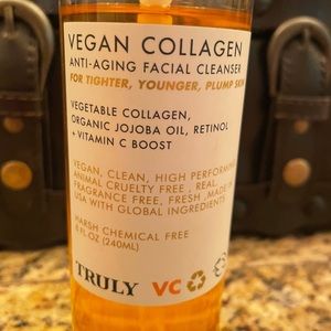 Truly face wash/collagen
